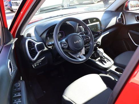 Used 2025 Kia Soul LX w/ Option Group 015 image 11