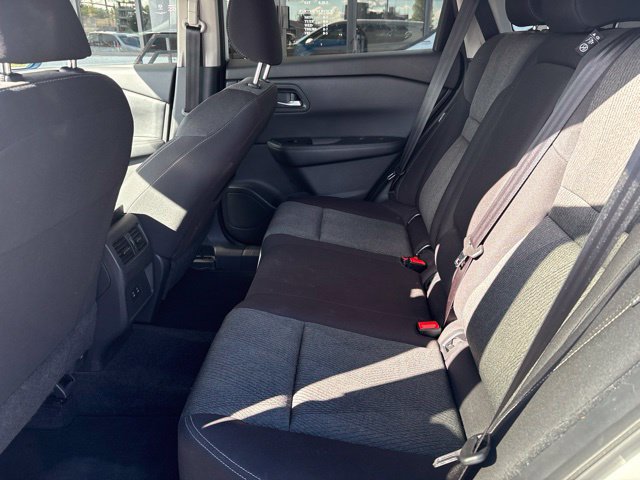 Used 2024 Nissan Rogue SV FWD image 11