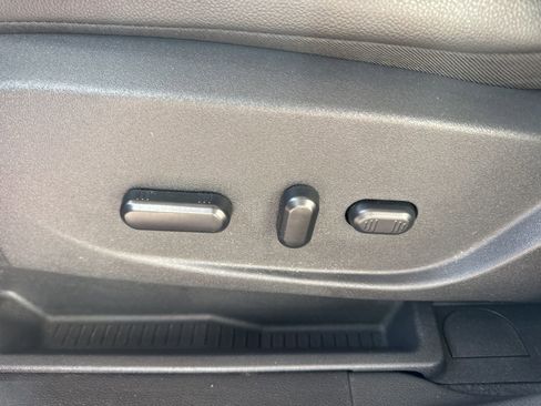 Used 2014 Ford C-MAX Energi SEL w/ Equipment Group 303A image 19