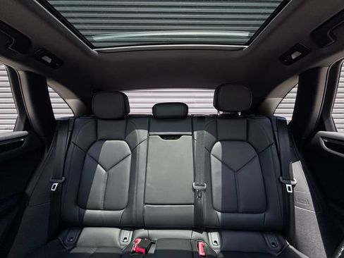 Certified 2026 Porsche Macan AWD/4WD image 25