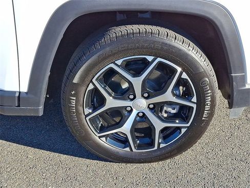 Used 2024 Jeep Compass Limited image 27