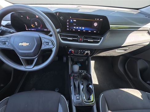 Used 2025 Chevrolet TrailBlazer LT AWD/4WD image 22
