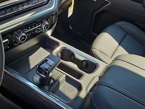 New 2026 GMC Sierra 1500 SLT image 20