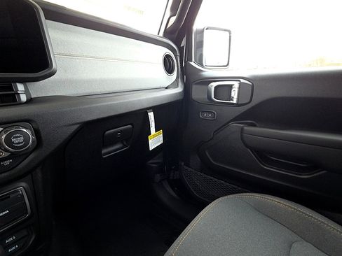 New 2026 Jeep Gladiator Sport image 17