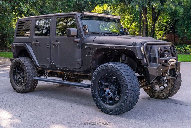 Used 2017 Jeep Wrangler Unlimited Rubicon w/ Connectivity Group AWD/4WD image 10