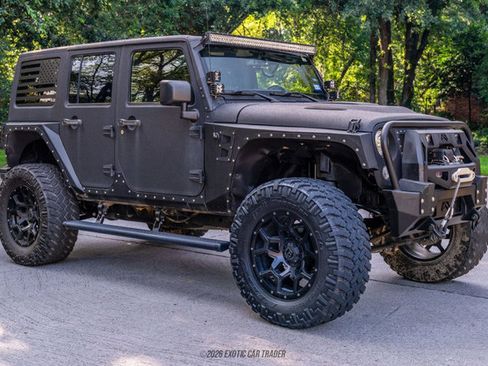 Used 2017 Jeep Wrangler Unlimited Rubicon w/ Connectivity Group AWD/4WD image 10