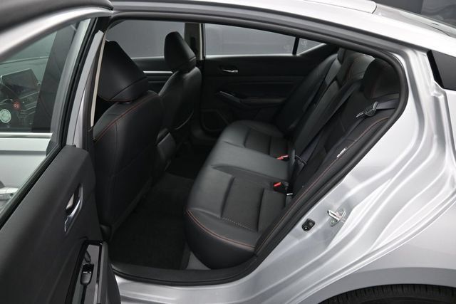 Used 2025 Nissan Altima 2.5 SR FWD image 6