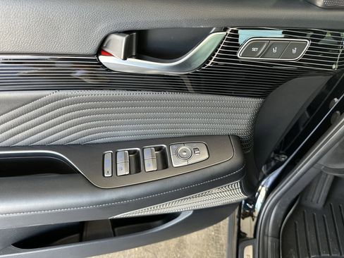 Used 2025 Hyundai Palisade Calligraphy image 12