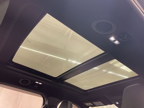 Used 2022 Ford Explorer ST-Line image 17