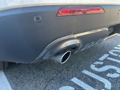 Used 2021 Ford Explorer XLT w/ Equipment Group 202A image 7