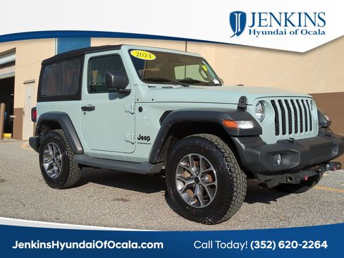 Used 2024 Jeep Wrangler Sport S image 1