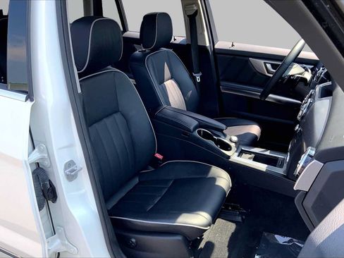 Used 2013 Mercedes-Benz GLK 350 4MATIC image 8
