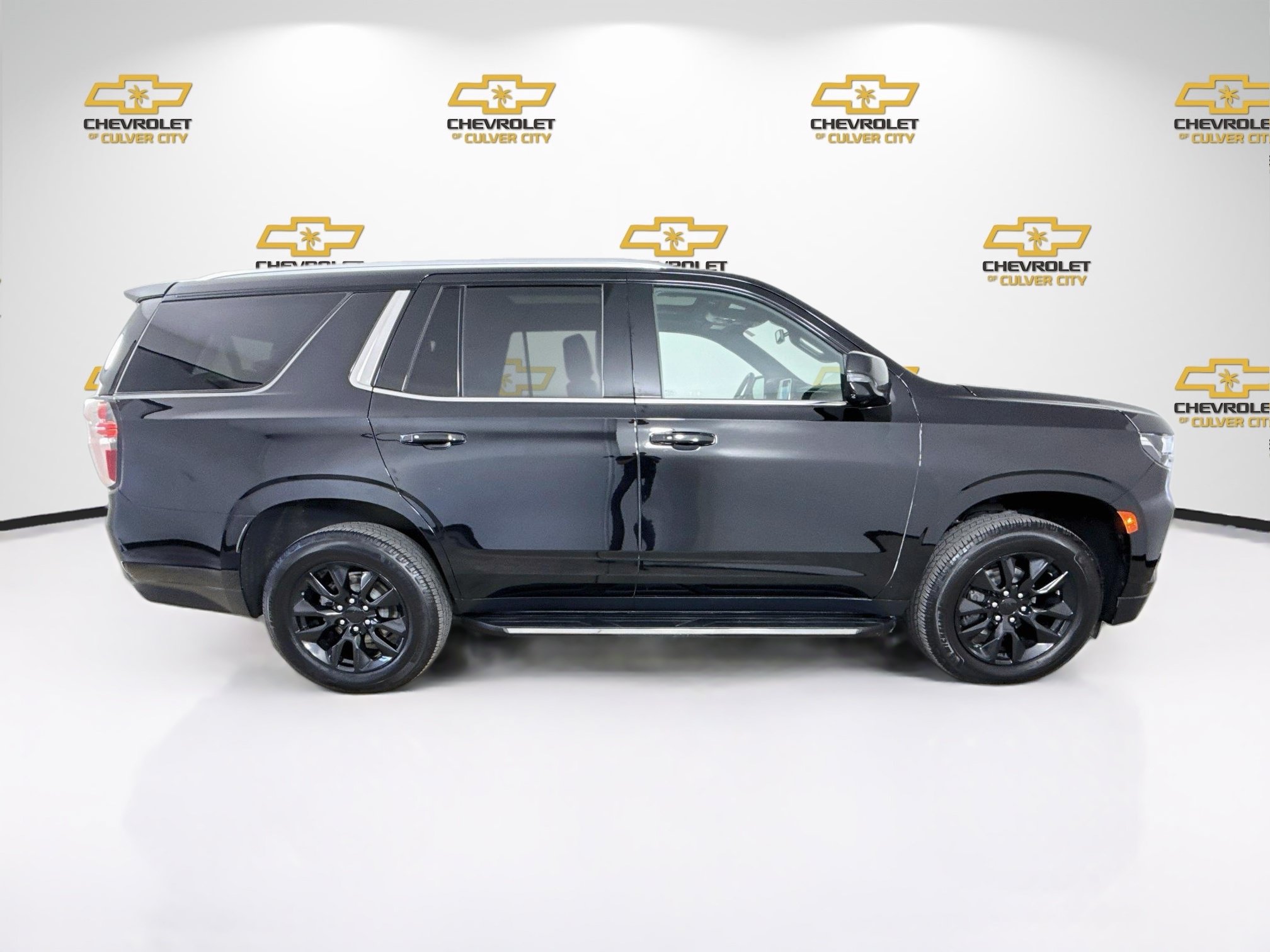 Used 2022 Chevrolet Tahoe LT w/ LT Signature Plus Package RWD image 9