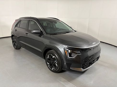 New 2026 Kia Niro Wind FWD image 2