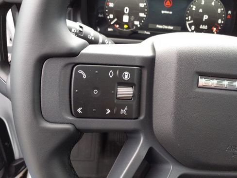 Used 2025 Land Rover Defender 110 S image 15