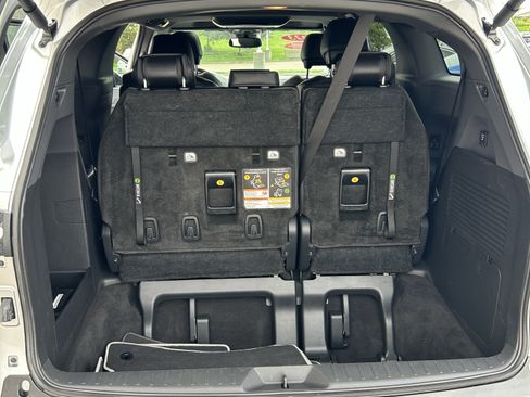 Used 2023 Toyota Sienna XSE AWD/4WD image 23