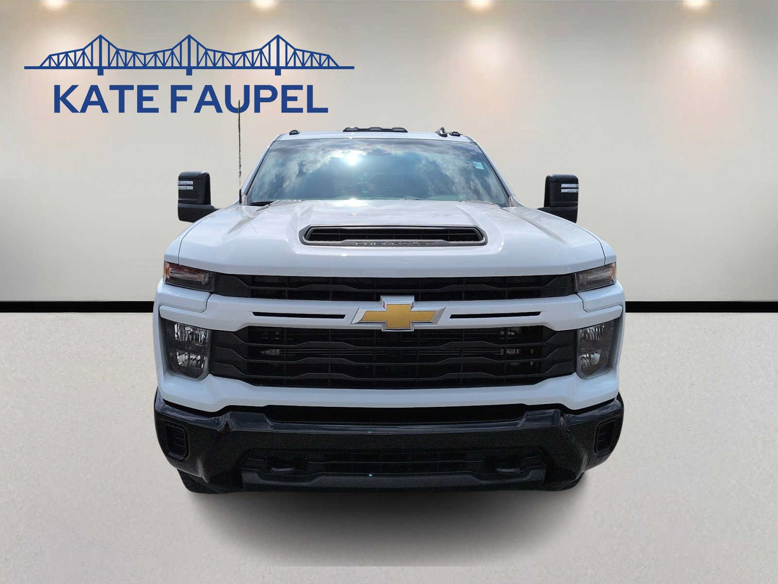 Used 2024 Chevrolet Silverado 2500 Custom w/ Custom Value Package AWD/4WD image 2