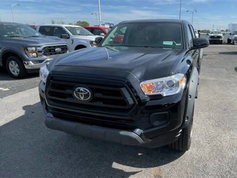 Used 2022 Toyota Tacoma SR image 5
