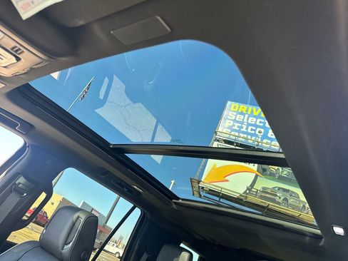 Certified 2025 Cadillac Escalade Premium Luxury image 19