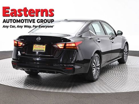 Used 2025 Nissan Altima 2.5 SV image 5