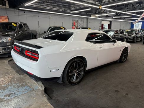 Used 2017 Dodge Challenger R/T Scat Pack RWD image 6