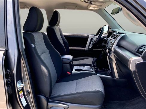 Used 2016 Toyota 4Runner SR5 RWD image 9