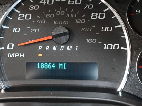 Used 2024 Chevrolet Express 2500 w/ Driver Convenience Package image 27