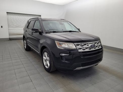 Used 2018 Ford Explorer XLT w/ Equipment Group 202A image 13