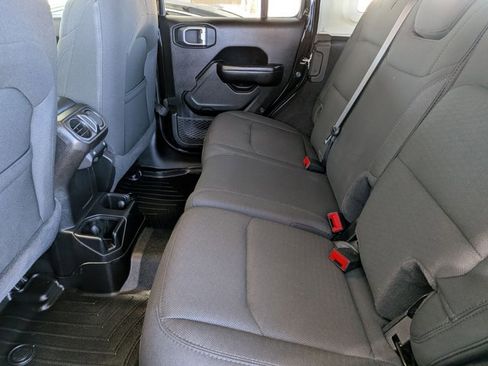 Used 2020 Jeep Wrangler Unlimited Sport S image 17