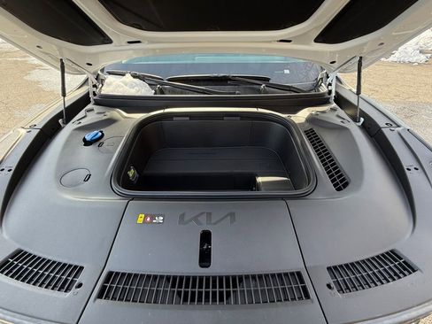 New 2026 Kia EV9 Land w/ Nightfall Edition Package image 32