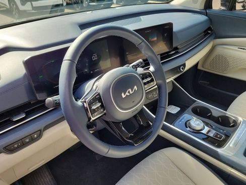 New 2026 Kia Carnival EX FWD image 23
