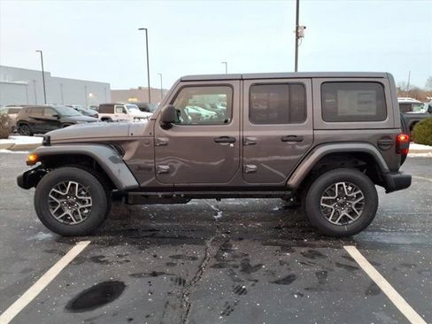 New 2026 Jeep Wrangler Unlimited Sahara w/ Safety Group AWD/4WD image 3