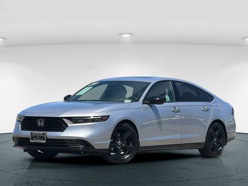 Used 2025 Honda Accord Sport image 2