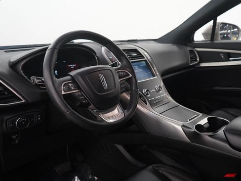 Used 2020 Lincoln Nautilus Premier AWD/4WD image 25