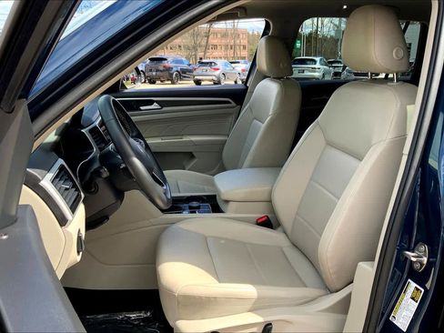 Used 2023 Volkswagen Atlas SE w/ Panoramic Sunroof Package AWD/4WD image 9