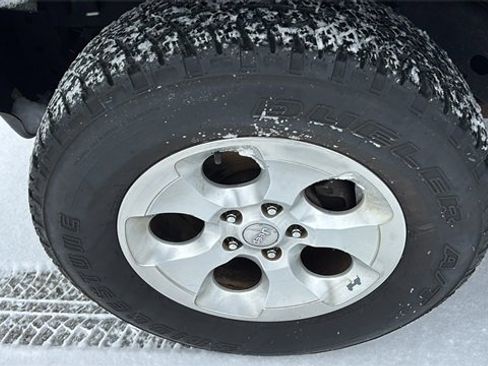 Used 2014 Jeep Wrangler Unlimited Sahara w/ Connectivity Group image 28