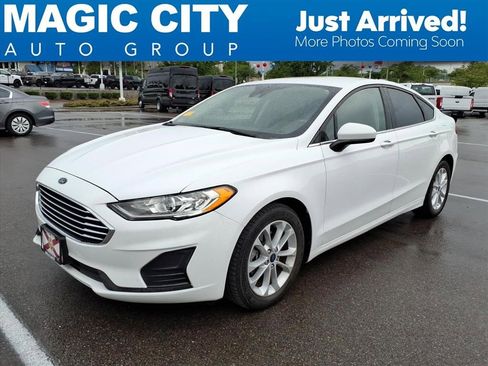 Used 2020 Ford Fusion SE FWD image 1