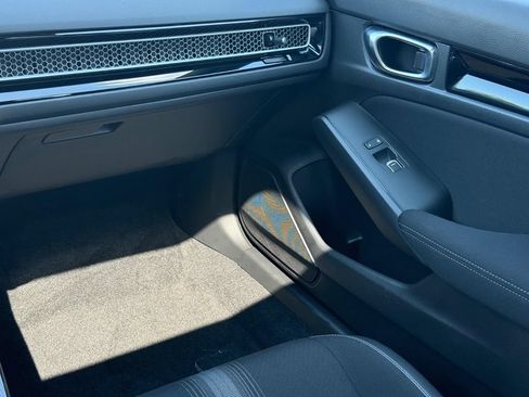 Used 2025 Honda Civic Sport image 15