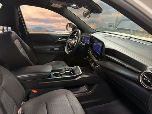 Used 2026 Chevrolet Equinox LT FWD image 39