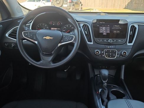 Used 2024 Chevrolet Malibu LT image 17