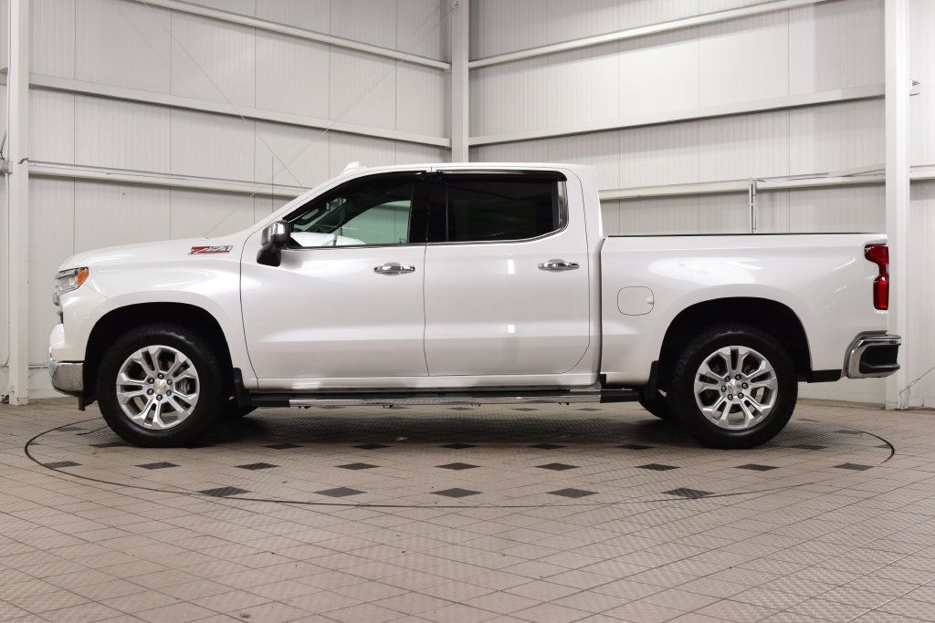 Used 2022 Chevrolet Silverado 1500 LTZ AWD/4WD image 4