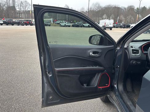 Used 2018 Jeep Compass Trailhawk w/ Safe & Security Group image 8