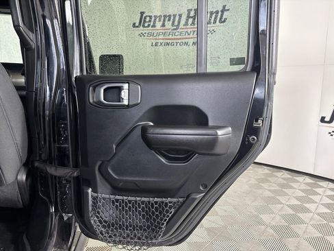 Used 2021 Jeep Gladiator Mojave AWD/4WD image 22