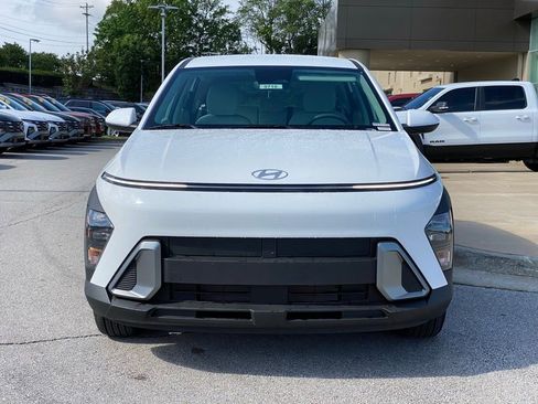 New 2026 Hyundai Kona SE FWD image 2