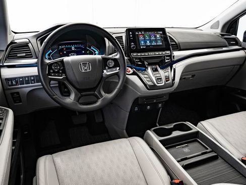 Used 2024 Honda Odyssey Elite image 4