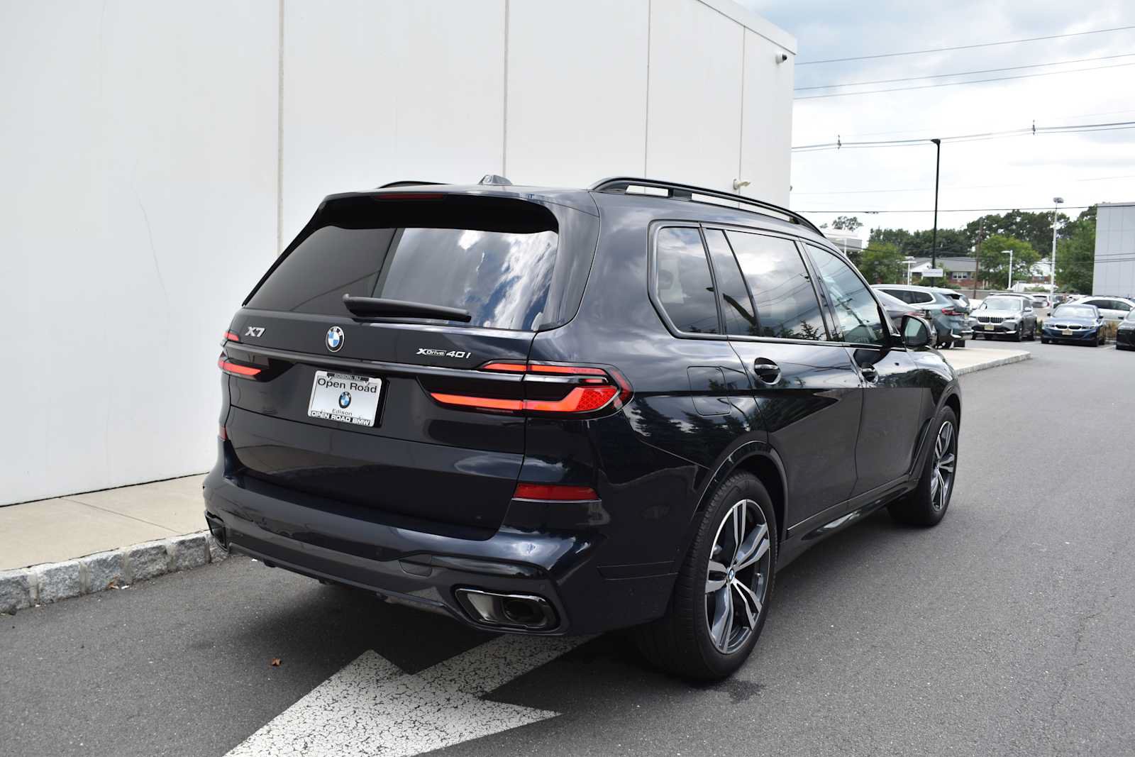 Used 2026 BMW X7 xDrive40i w/ M Sport Package AWD/4WD image 5