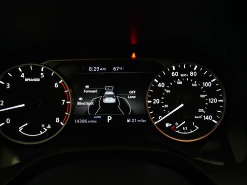 Used 2024 Nissan Rogue SV w/ SV Premium Package AWD/4WD image 2