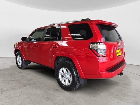 Used 2022 Toyota 4Runner SR5 AWD/4WD image 7