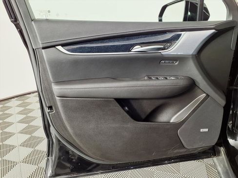 Certified 2025 Cadillac XT5 Premium Luxury image 16