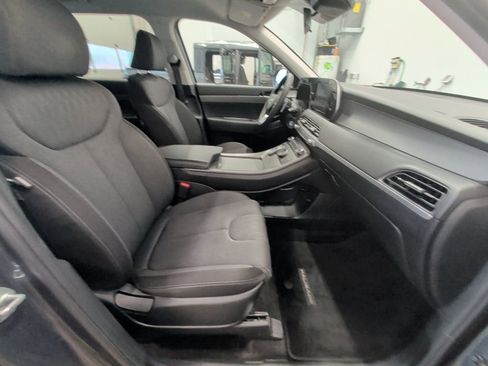 Used 2022 Hyundai Palisade SE image 16